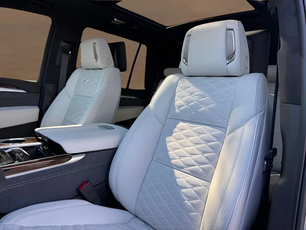 Cadillac Escalade photo 12