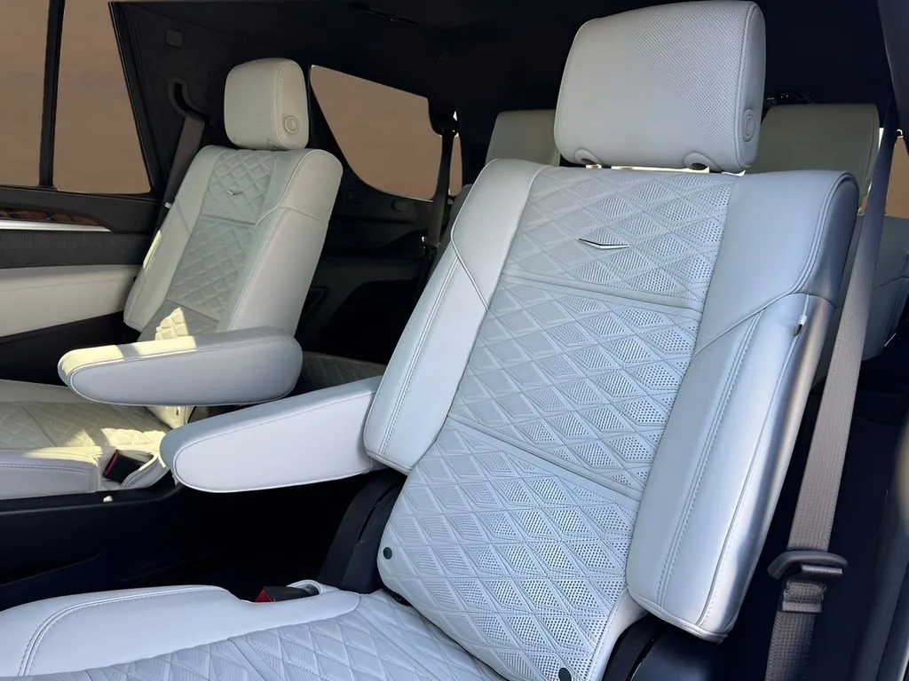 Cadillac Escalade photo 18