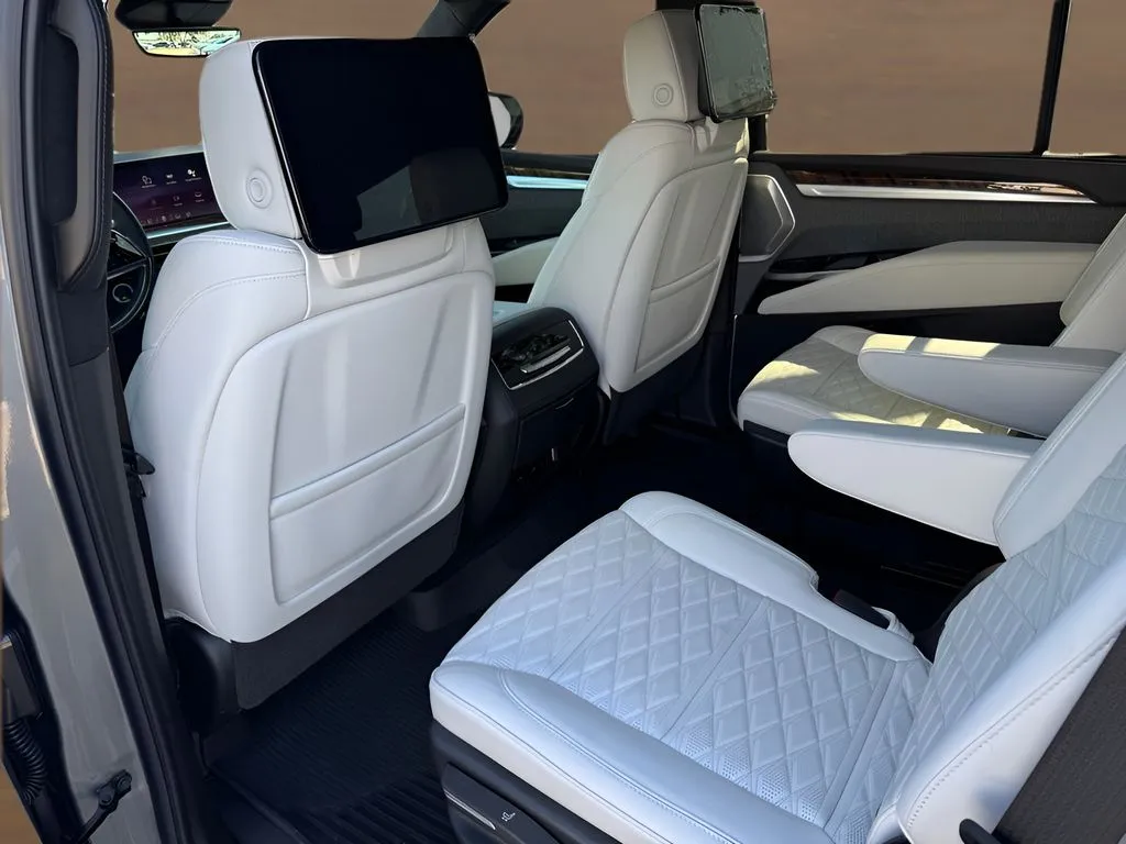 Cadillac Escalade photo 19