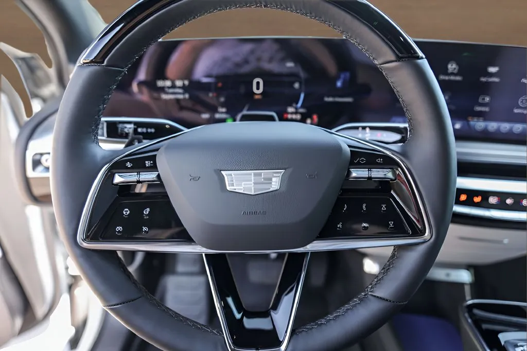 Cadillac Lyriq photo 9