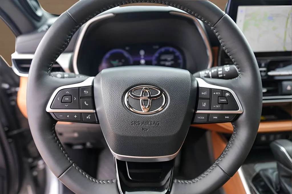 Toyota Highlander photo 12