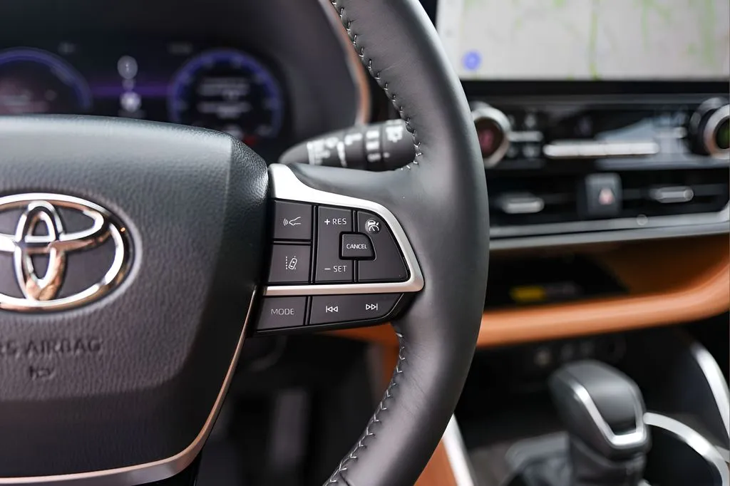 Toyota Highlander photo 13