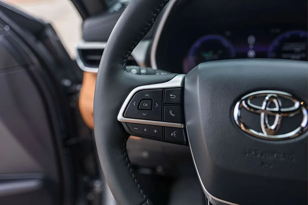 Toyota Highlander photo 14