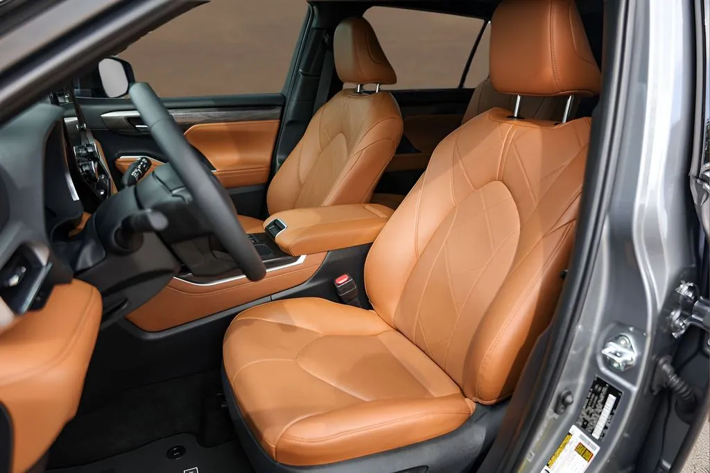 Toyota Highlander photo 7