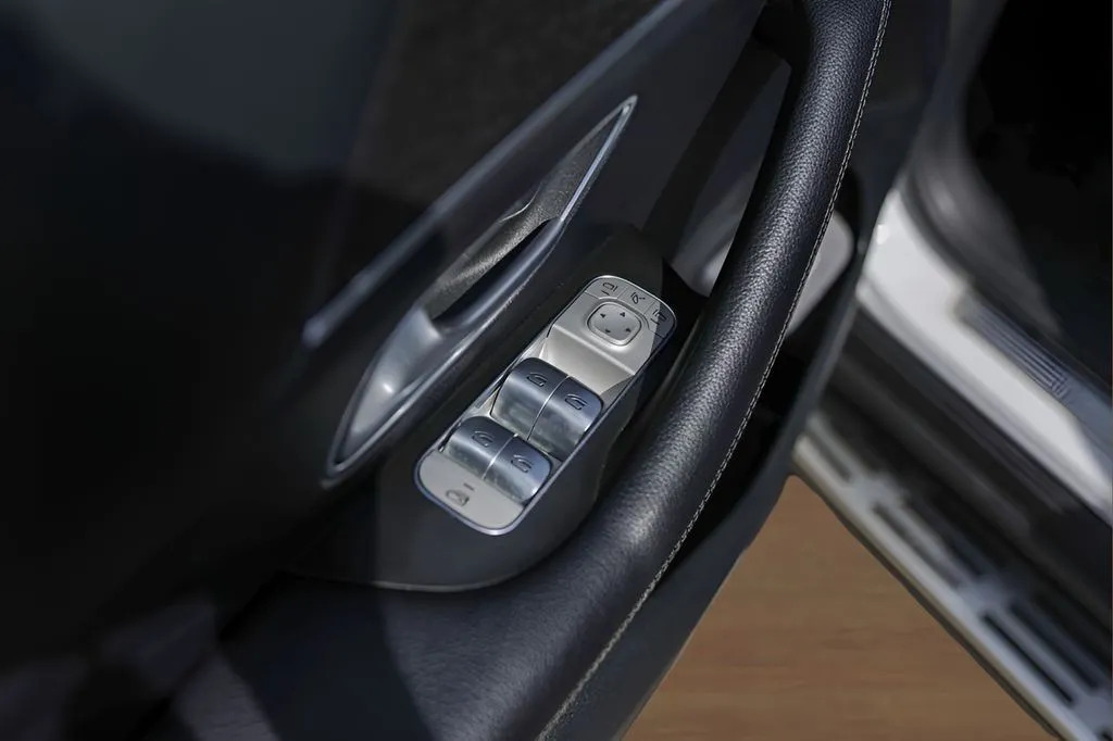 Mercedes-Benz GLE photo 24
