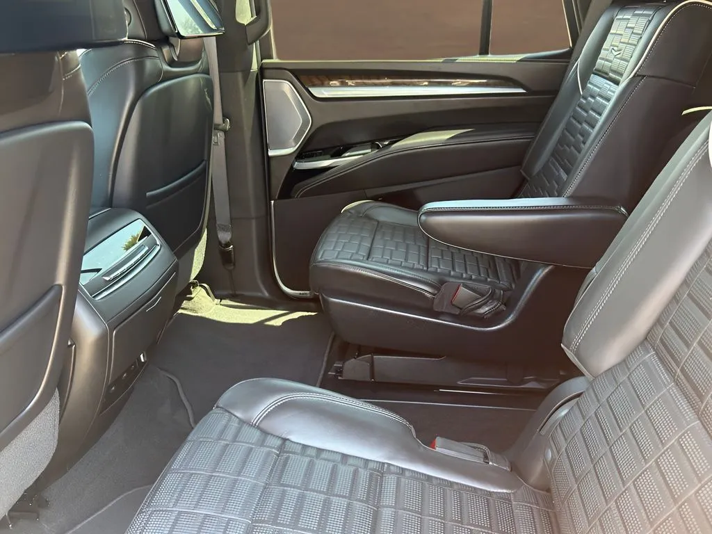 Cadillac Escalade photo 30