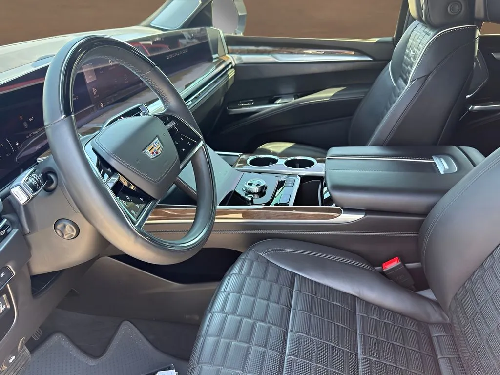 Cadillac Escalade photo 11