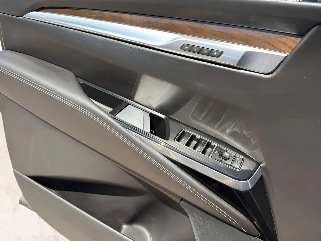 Cadillac Escalade photo 24
