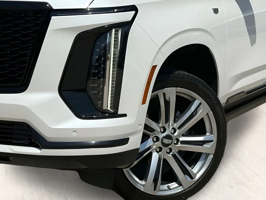 Cadillac Escalade photo 2