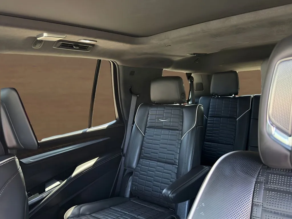 Cadillac Escalade photo 13