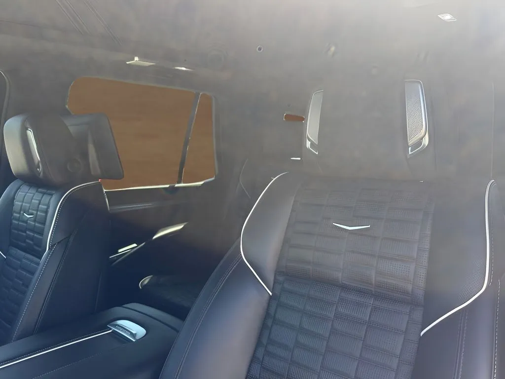 Cadillac Escalade photo 12