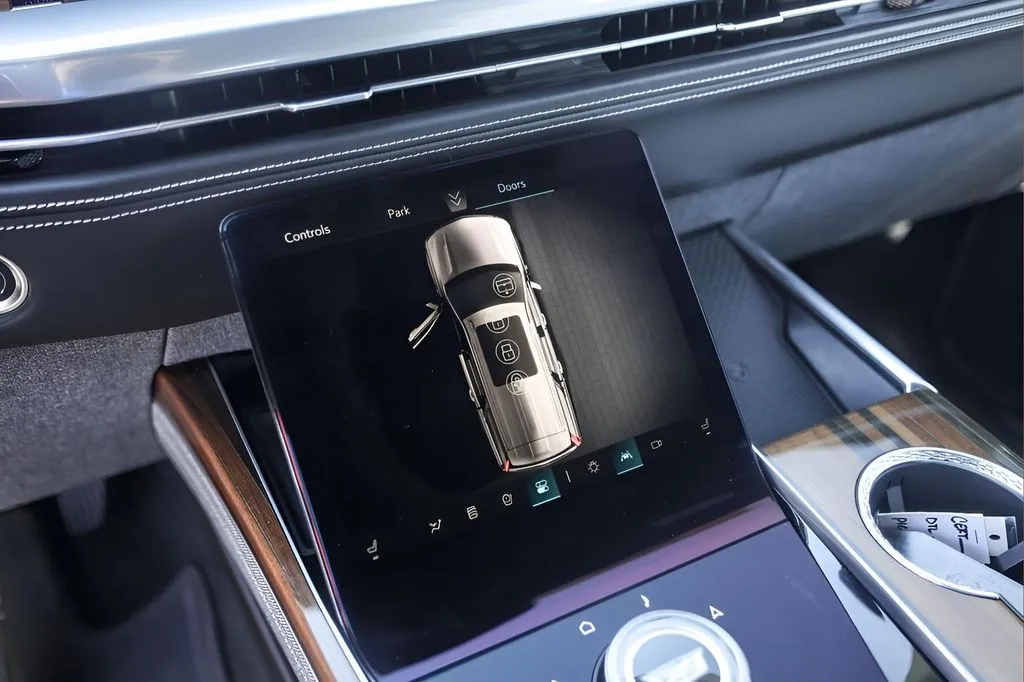 Cadillac Escalade photo 17