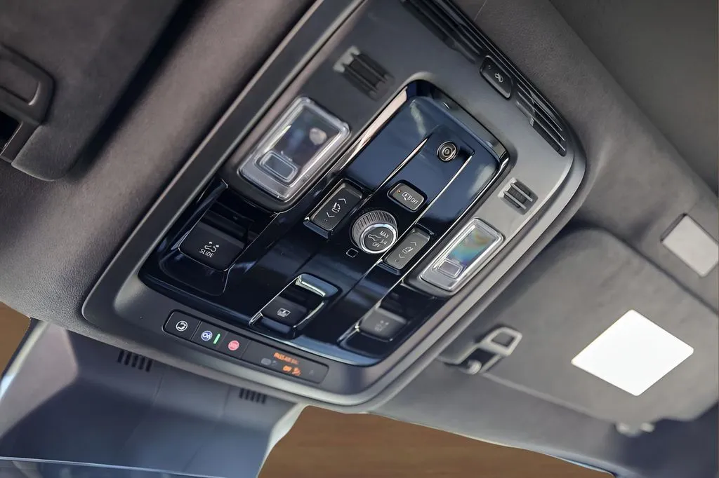 Cadillac Escalade photo 19