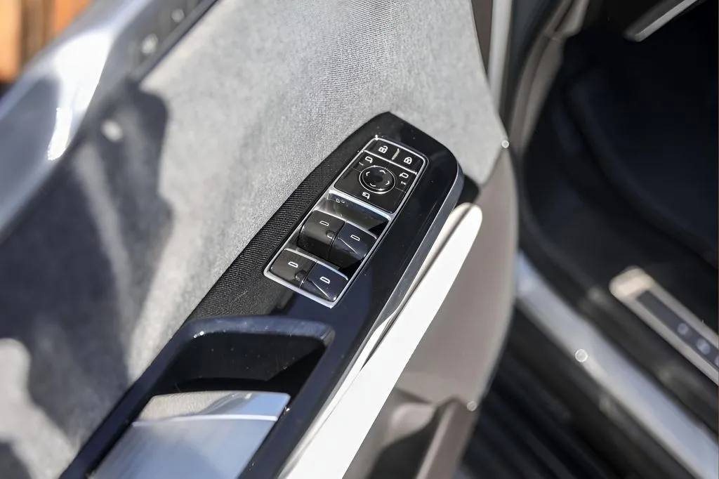 Cadillac Escalade photo 21