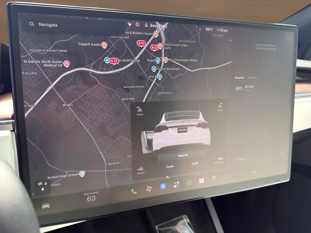 Tesla Model X photo 16