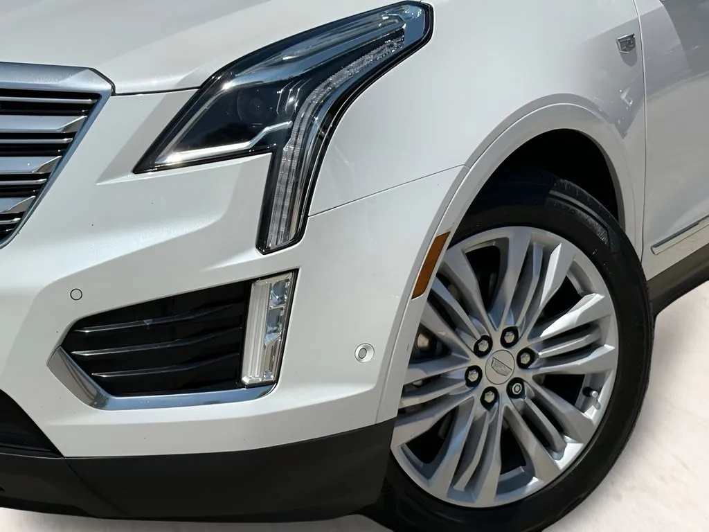 Cadillac XT5 photo 3