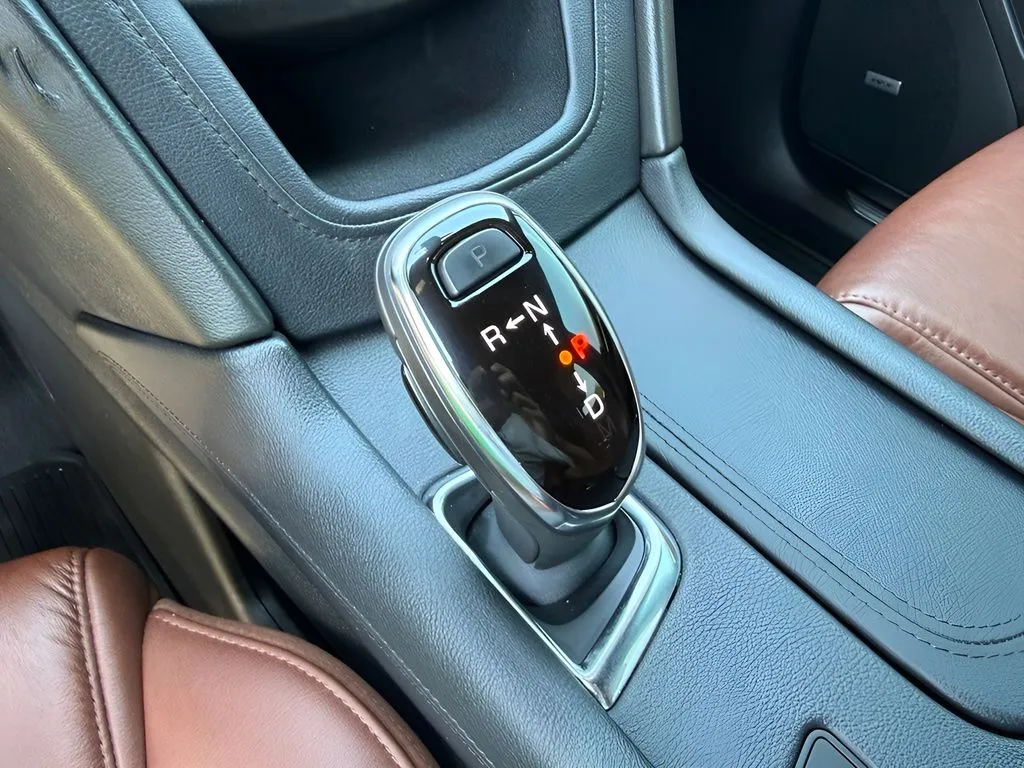 Cadillac XT5 photo 18