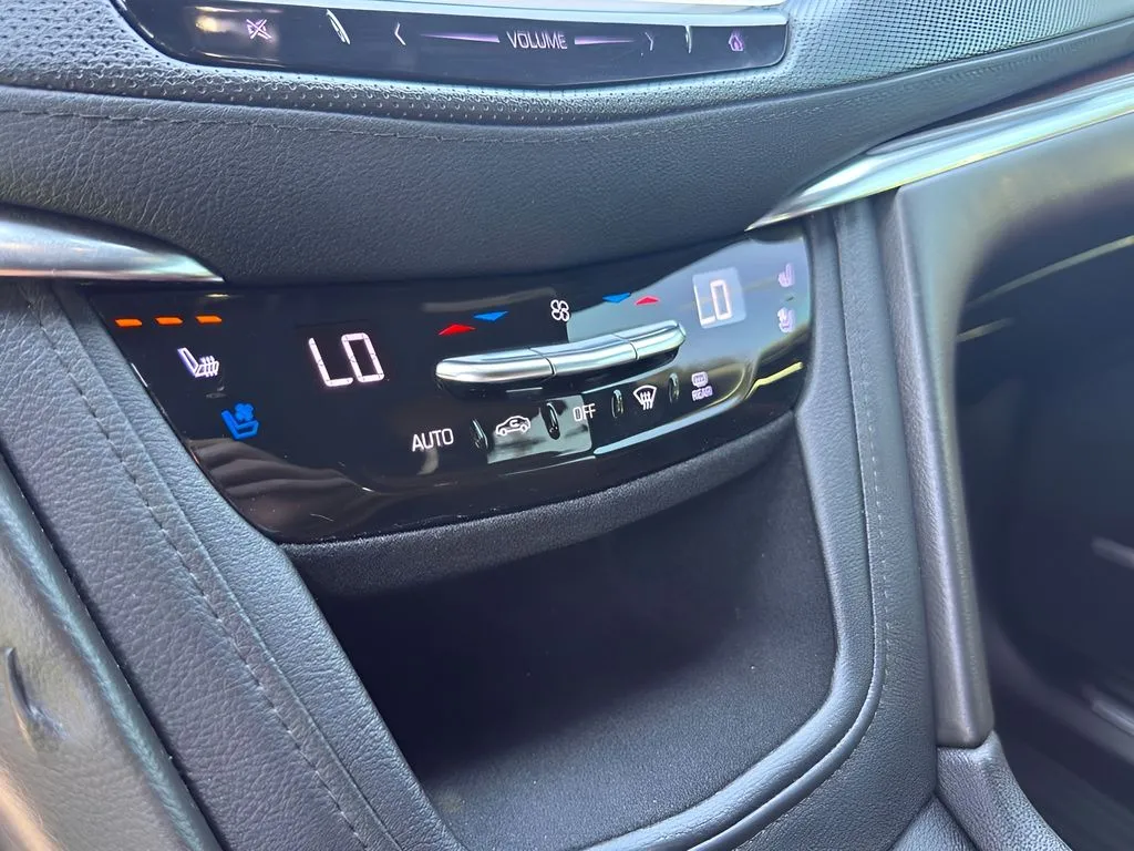 Cadillac XT5 photo 17