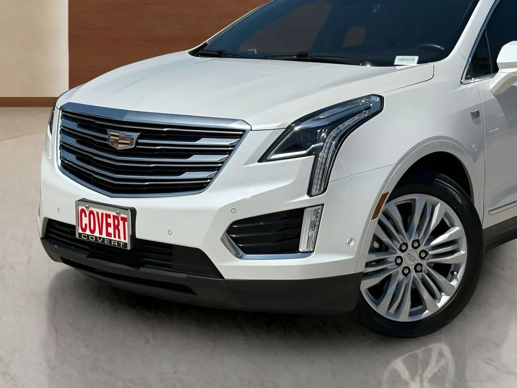 Cadillac XT5 photo 2