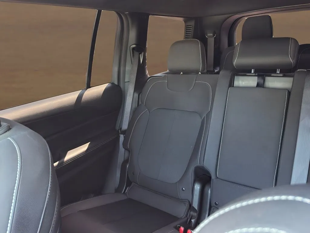 Jeep Grand Cherokee L photo 10