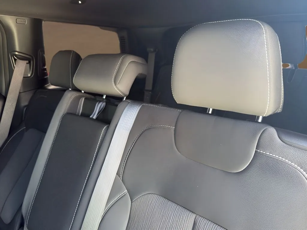 Jeep Grand Cherokee L photo 29