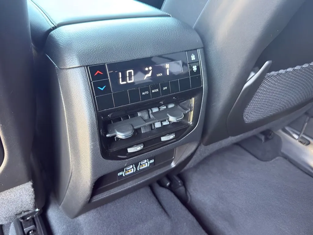 Jeep Grand Cherokee L photo 24