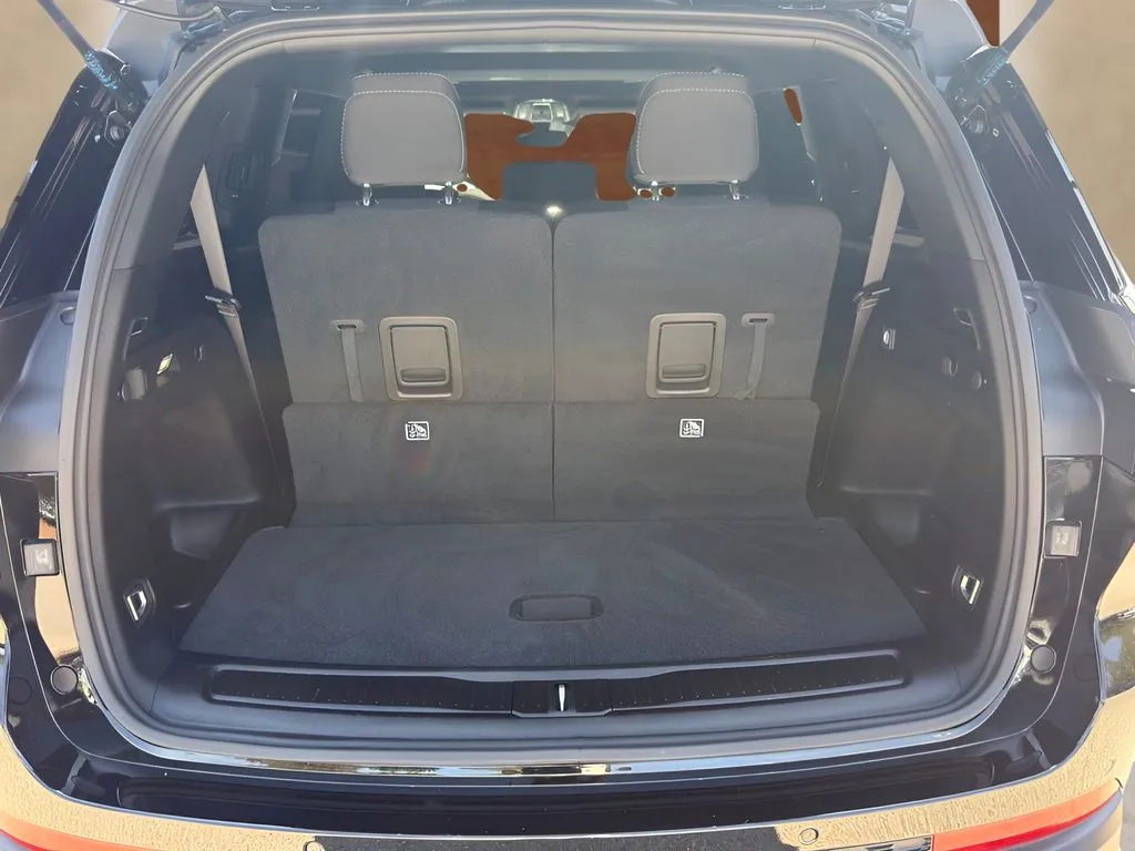 Jeep Grand Cherokee L photo 8