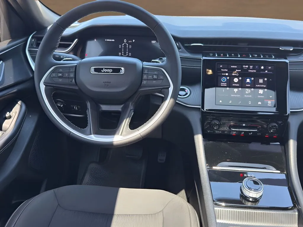 Jeep Grand Cherokee L photo 22