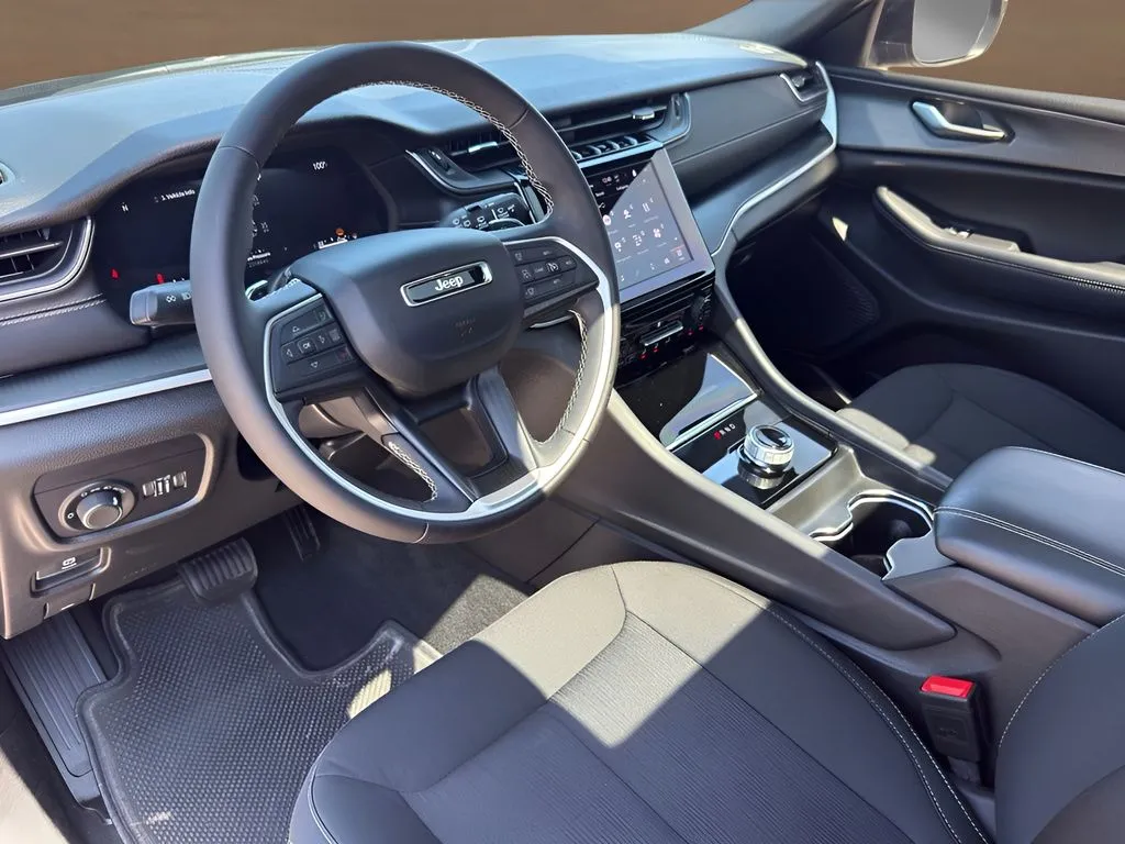 Jeep Grand Cherokee L photo 7