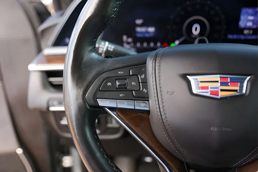 Cadillac Escalade photo 13