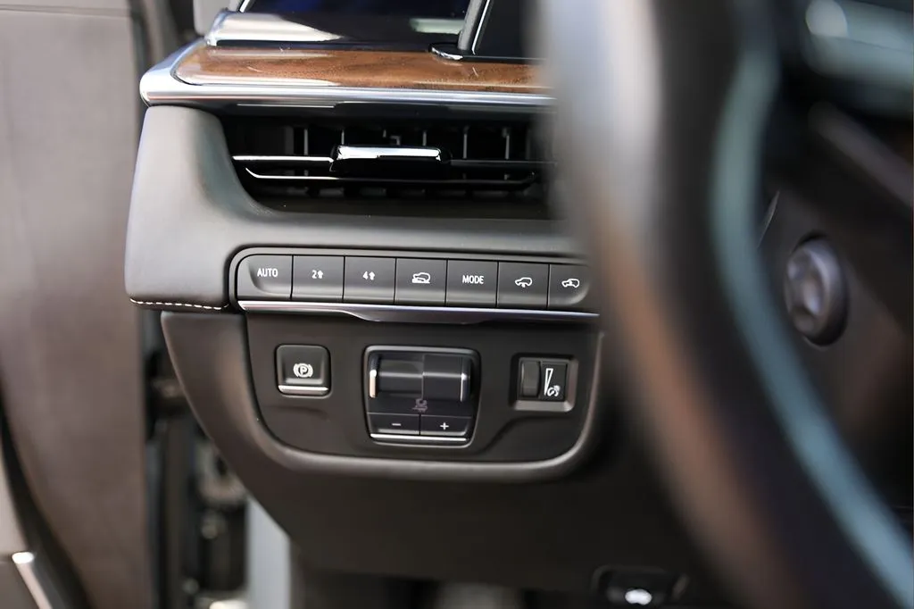 Cadillac Escalade photo 14