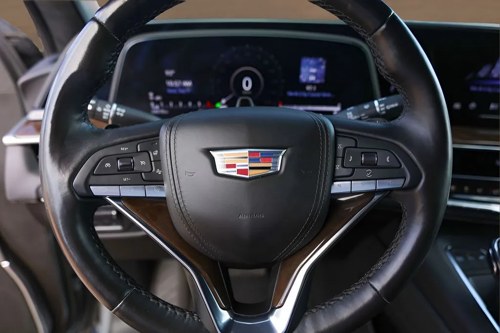 Cadillac Escalade photo 11