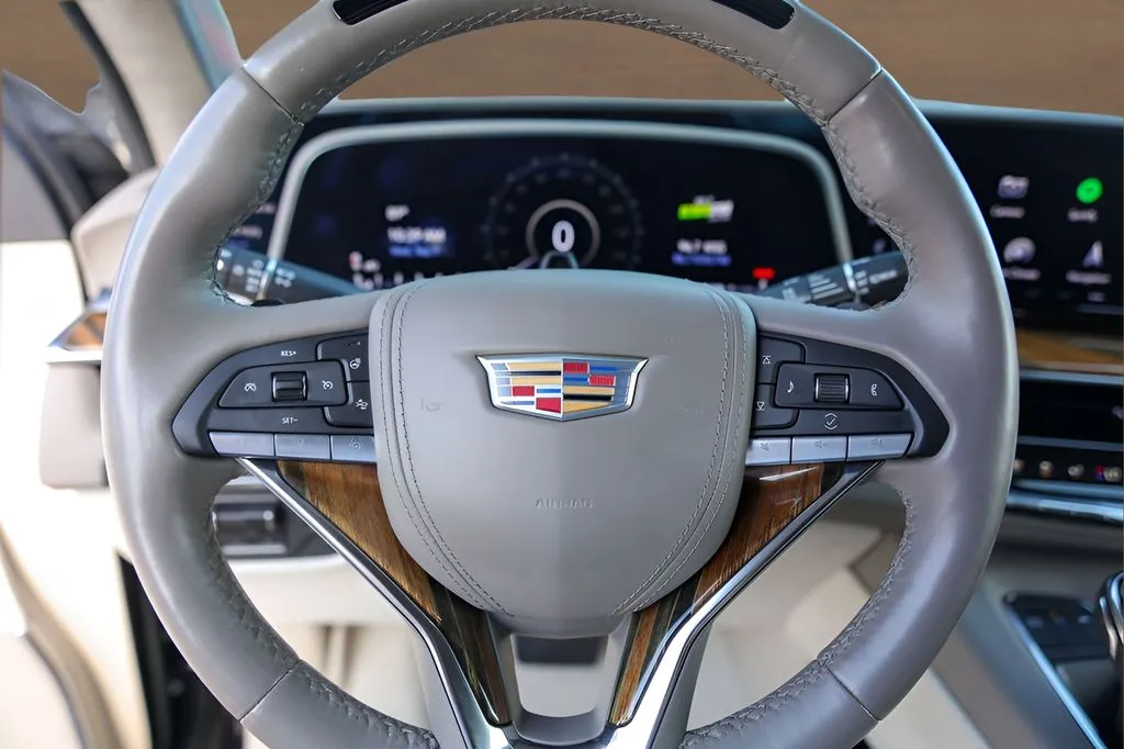 Cadillac Escalade photo 12