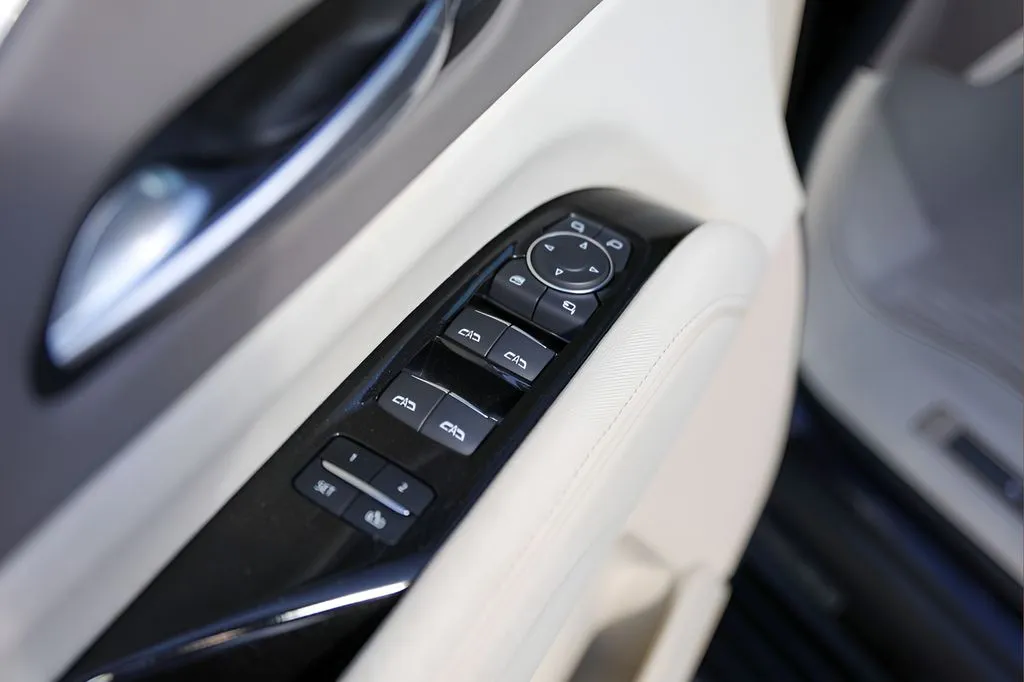 Cadillac Escalade photo 23
