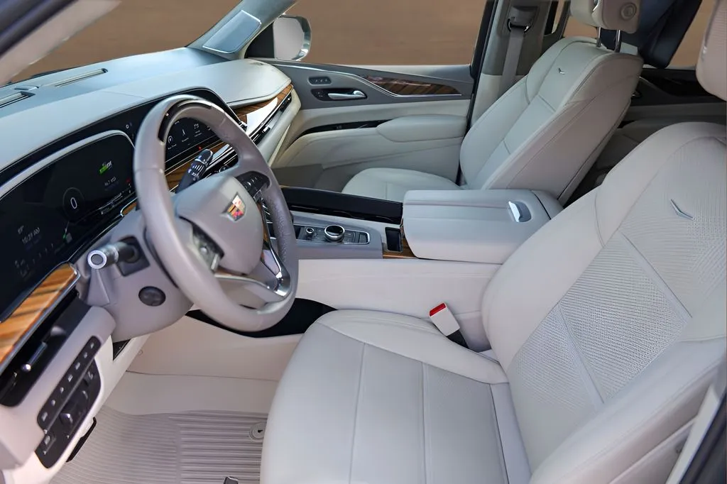 Cadillac Escalade photo 9