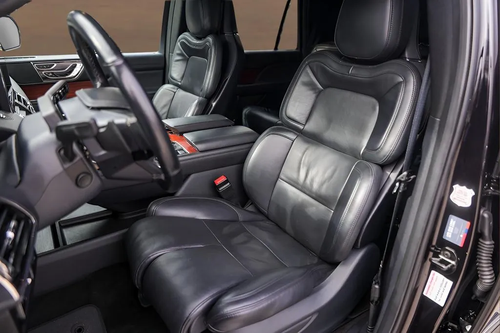 Lincoln Navigator photo 7