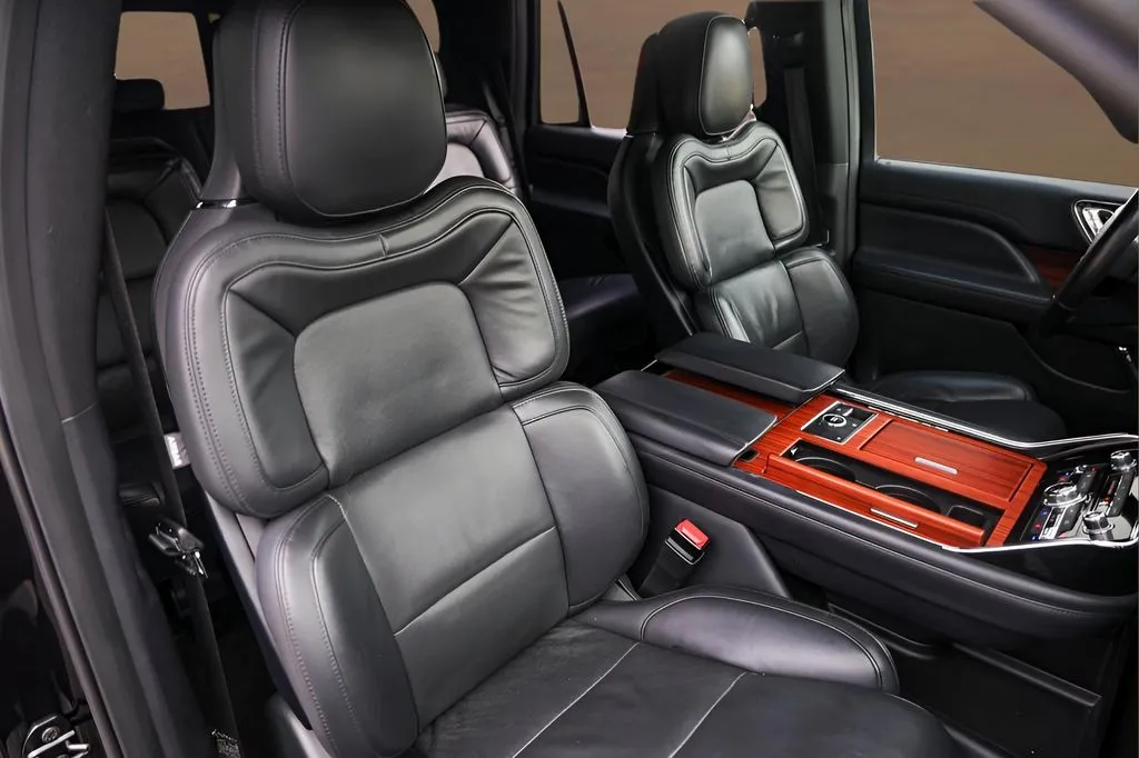 Lincoln Navigator photo 31