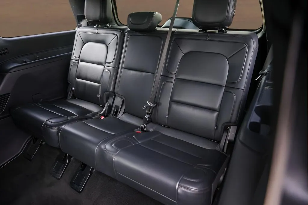 Lincoln Navigator photo 26