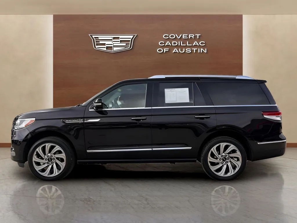 Lincoln Navigator photo 2