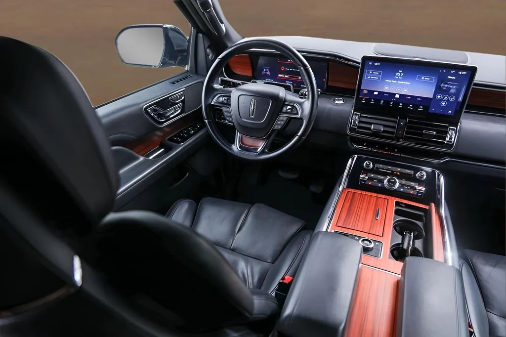 Lincoln Navigator photo 28