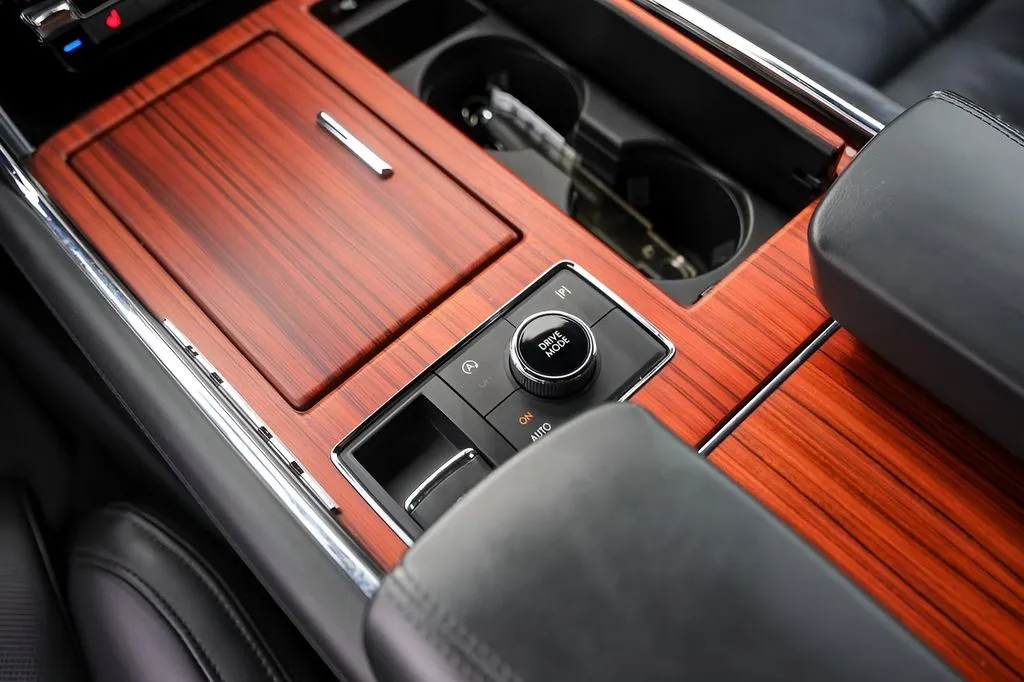 Lincoln Navigator photo 21