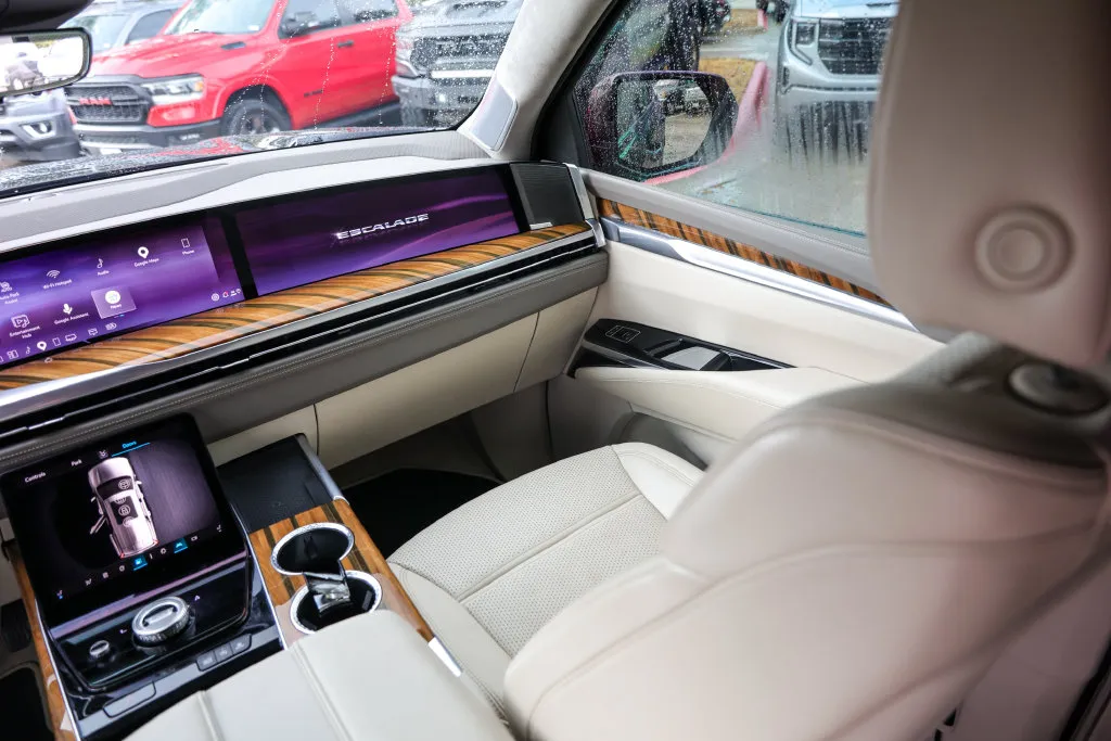 Cadillac Escalade photo 28