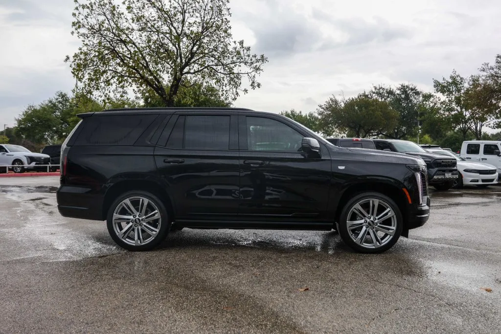 Cadillac Escalade photo 5