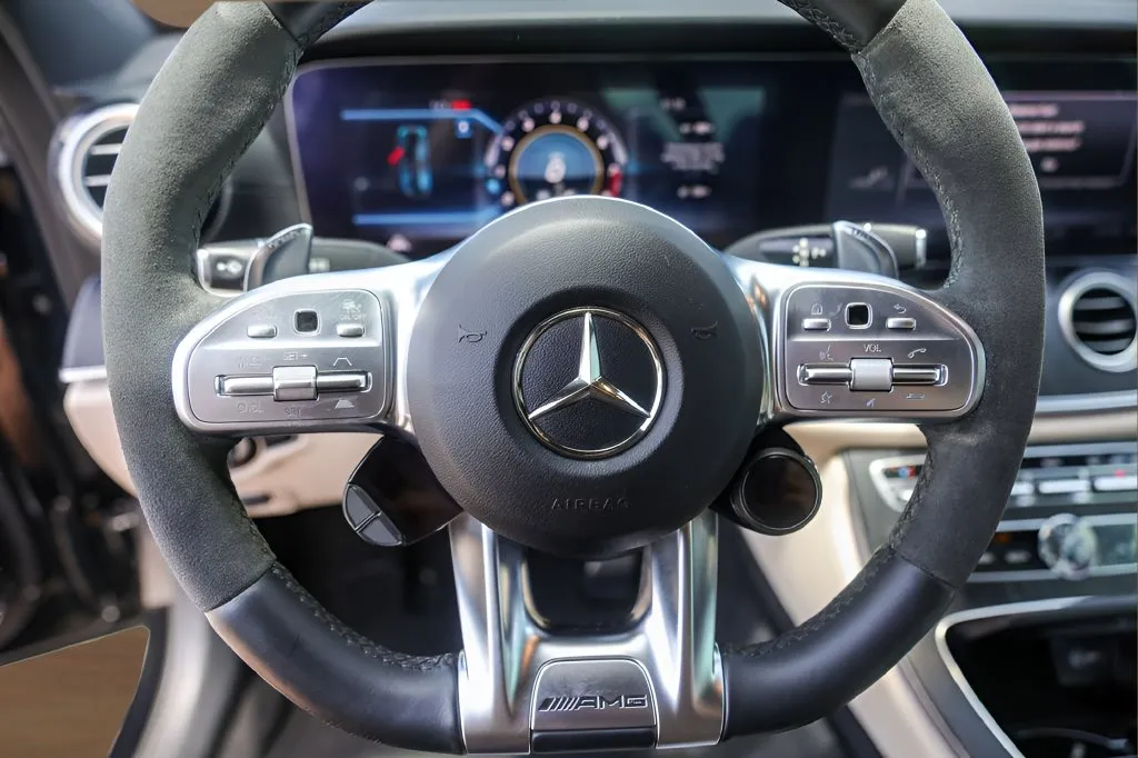 Mercedes-Benz E-Class photo 11