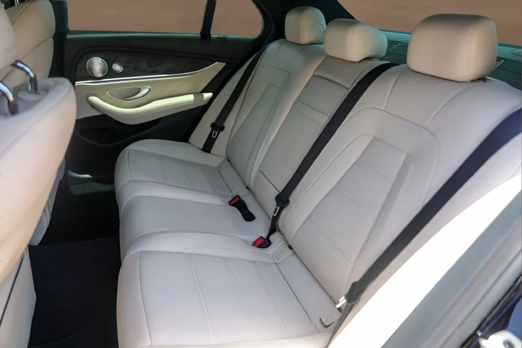 Mercedes-Benz E-Class photo 25