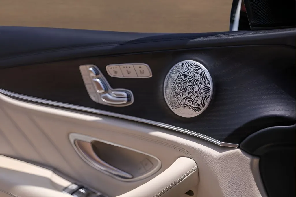 Mercedes-Benz E-Class photo 22