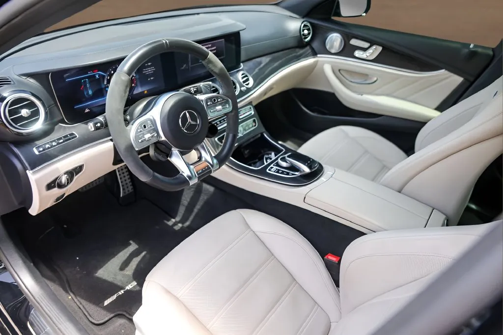 Mercedes-Benz E-Class photo 9