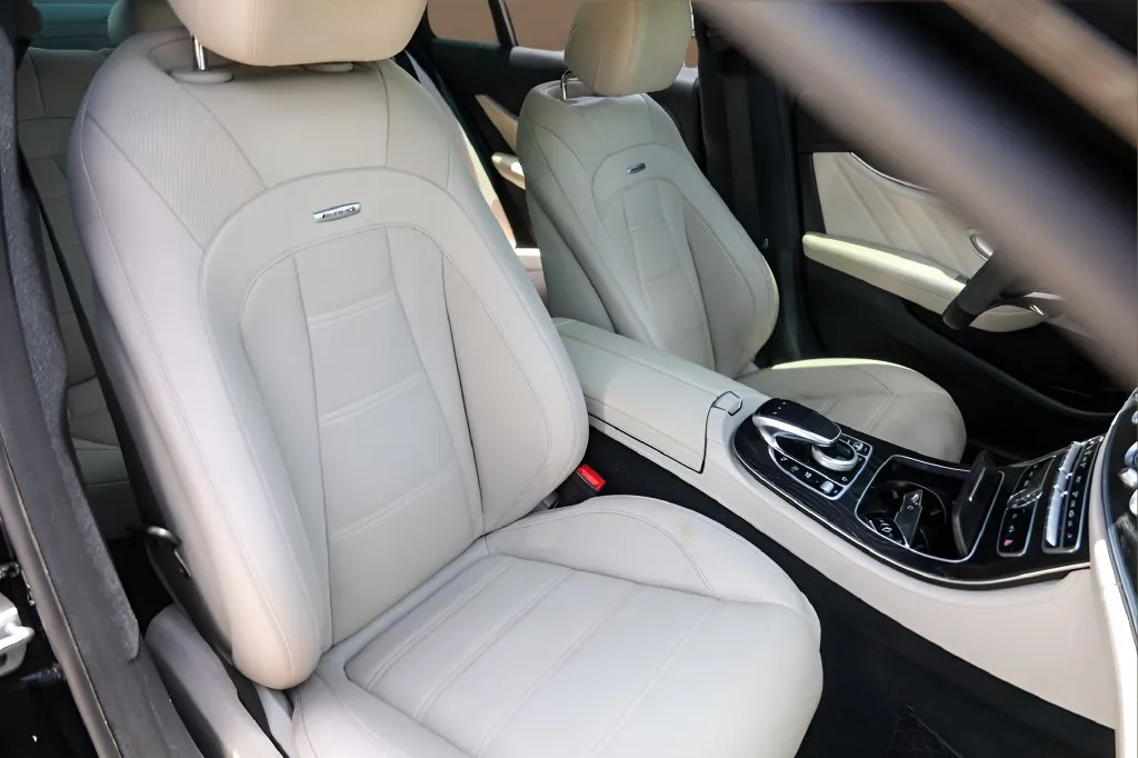 Mercedes-Benz E-Class photo 31