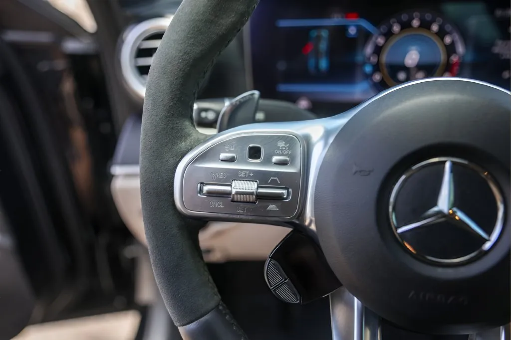 Mercedes-Benz E-Class photo 13