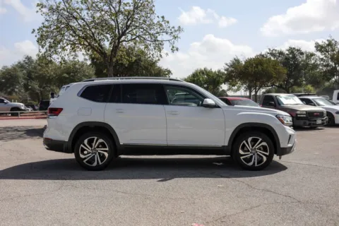 More photos of 2021 Volkswagen Atlas SEL Premium at Covert Cadillac, TX